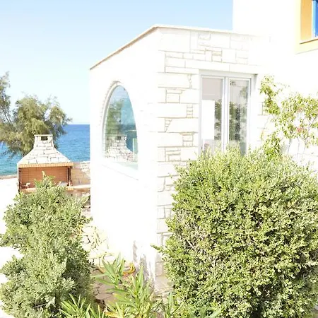 Villa Sea Front *